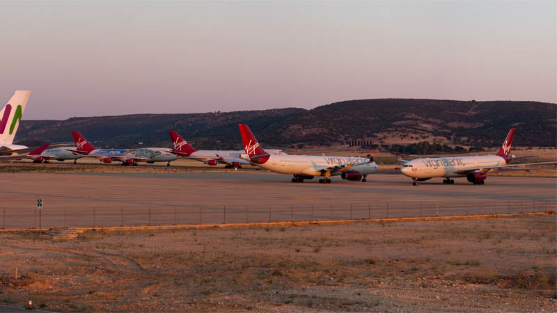 Aviones de Virgin Atlantic aparcados en la plataforma del aeropuerto de Ciudad Real