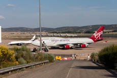 7 Airbus A320 de Vueling y un Boeing 747 en el aeropuerto de Ciudad Real